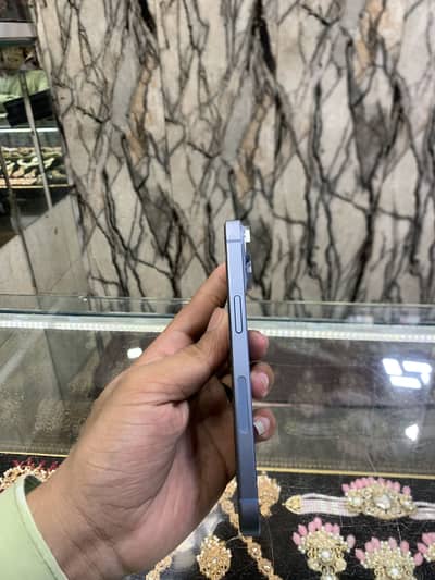 Apple iPhone 14