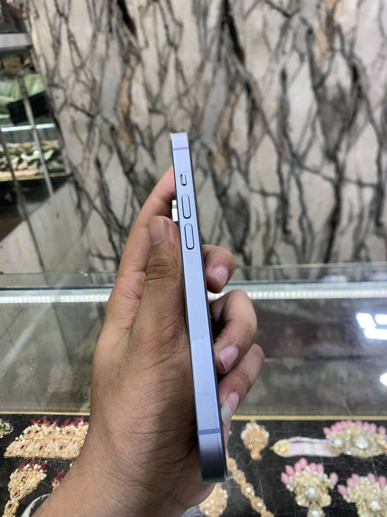 Apple iPhone 14 5