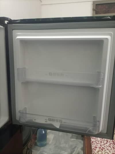 Dawlance fridge 2 door   used but very good condition