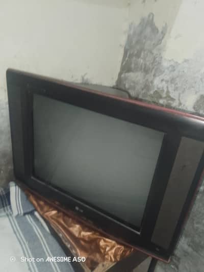 LG tv used a d good condition no open good color and neat sound