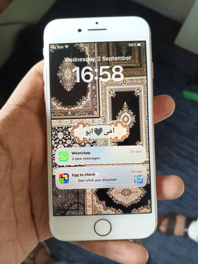 Apple iPhone 8 1