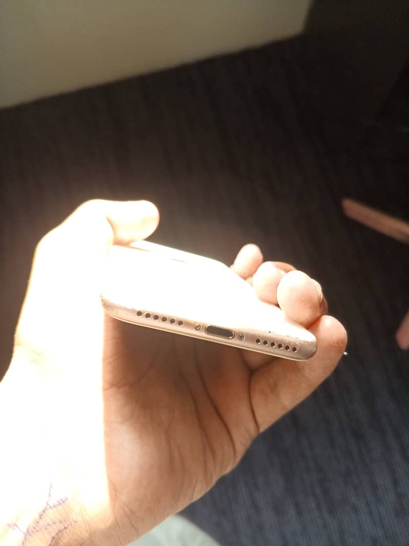 Apple iPhone 8 5