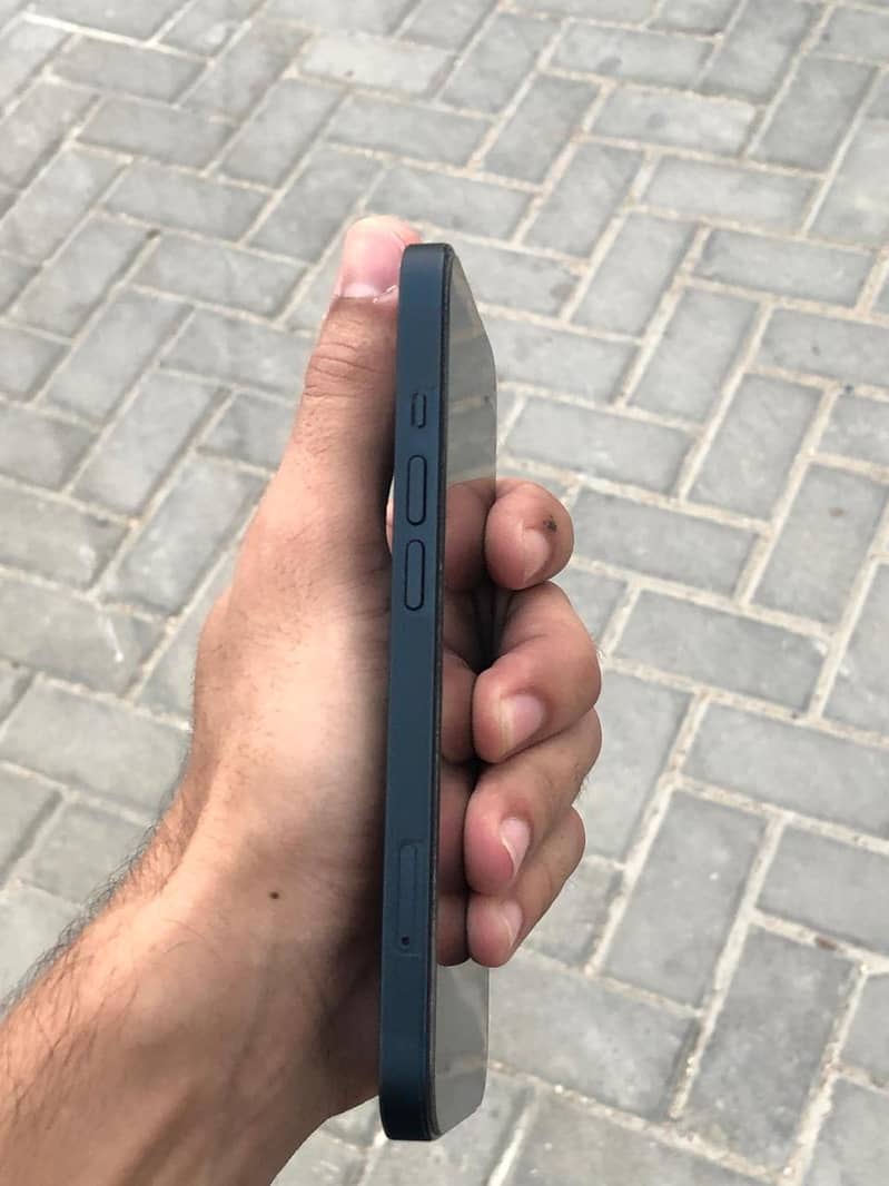 Apple iPhone 13 2