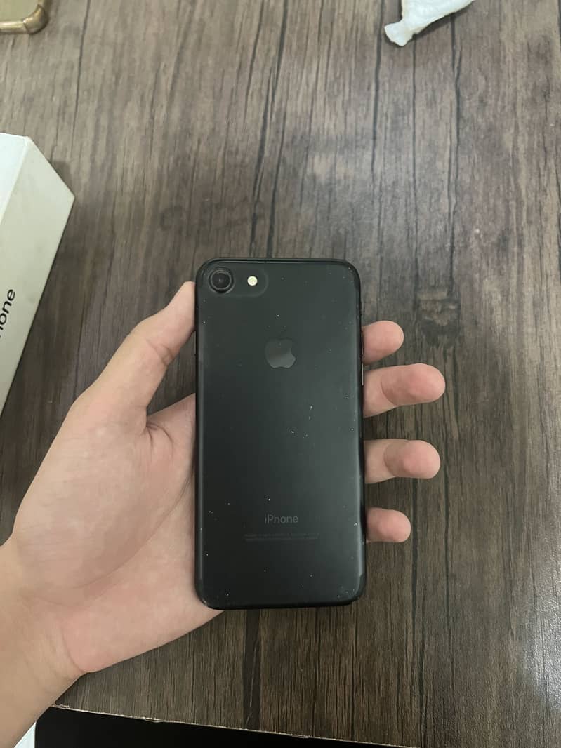 Apple iPhone 7 1