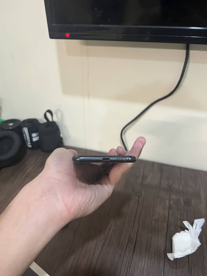 Apple iPhone 7 2