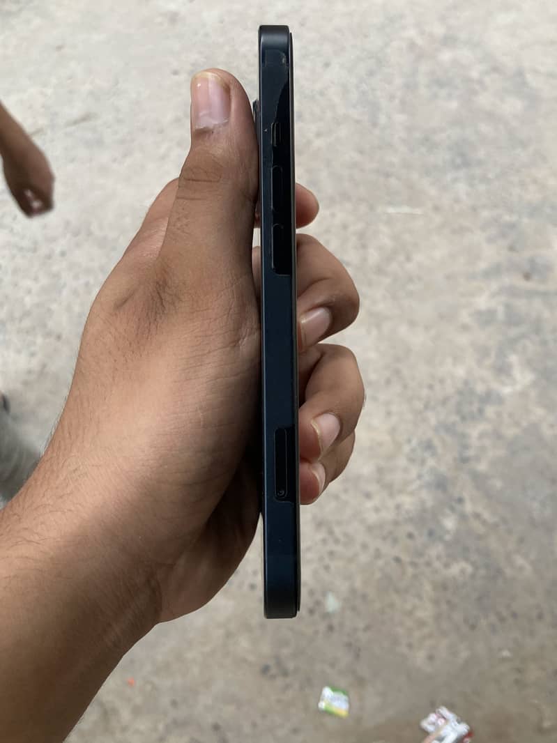 IPhone 13 2
