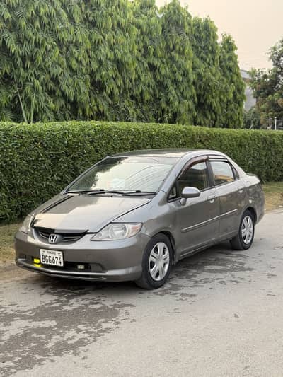 Honda City IDSI 2005-antique car family used