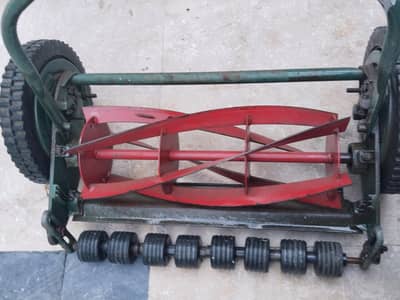 Lawn Mower , Grass Cutter ,Manual Grass Cutting Machine