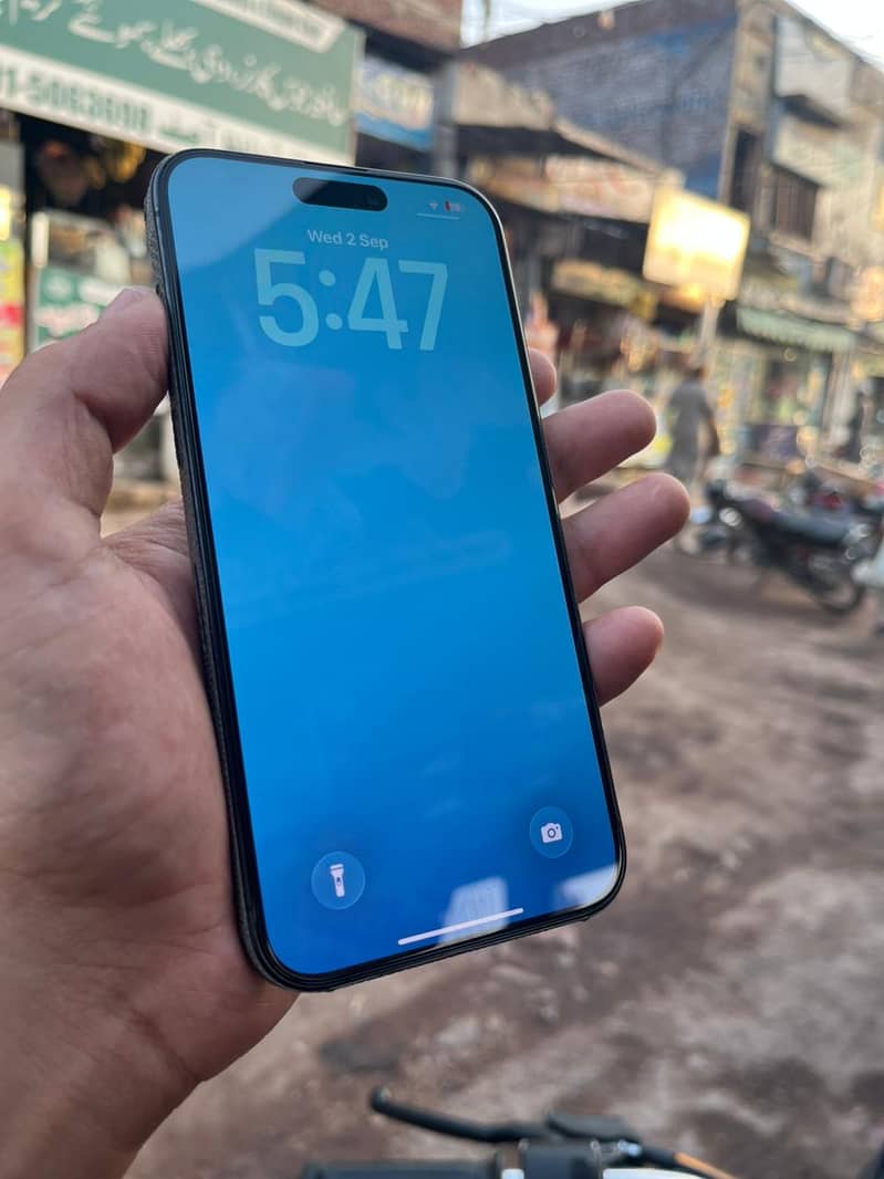 Apple iPhone 15 Pro Max 2
