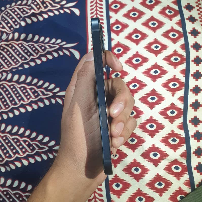Apple iPhone 12 2