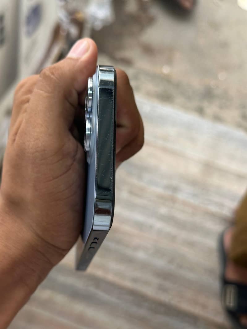 Apple iPhone 13 Pro Max 2