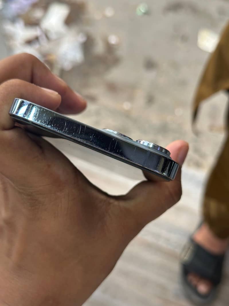Apple iPhone 13 Pro Max 5