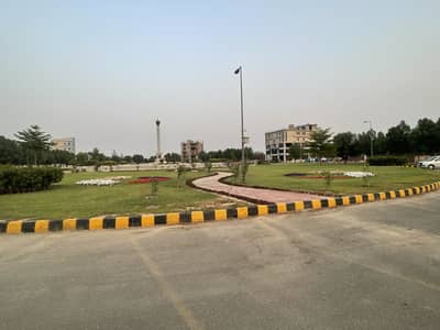 10 Marla Plot In B Block