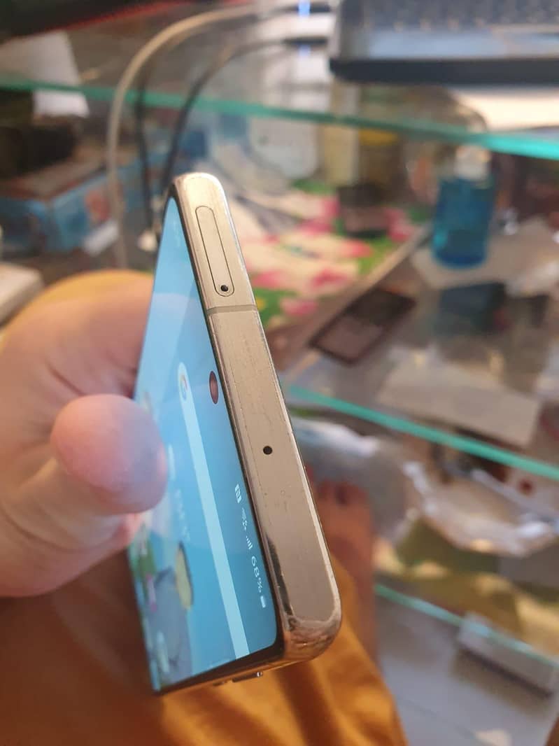 Samsung Mobile Note20 Plus 1