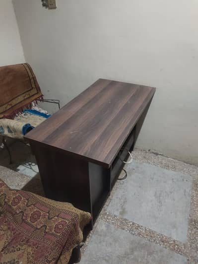 camputar table