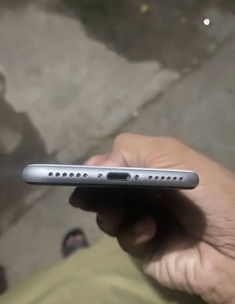 Apple iPhone SE 3