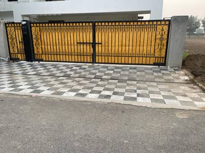 4 Kanal House Is Available For Sale