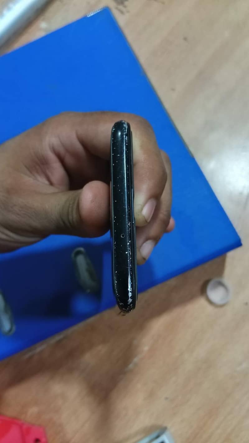 One Plus 6T 4