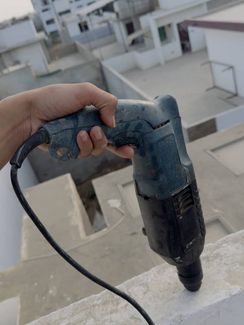 Heavy drill machine 1