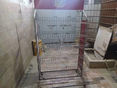 lays stands