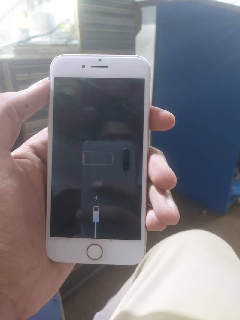 Apple iPhone 7 1