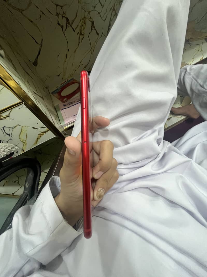 Apple iPhone 8 Plus 4