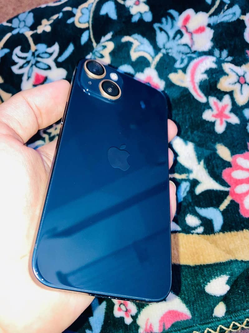 Apple iPhone 13 4