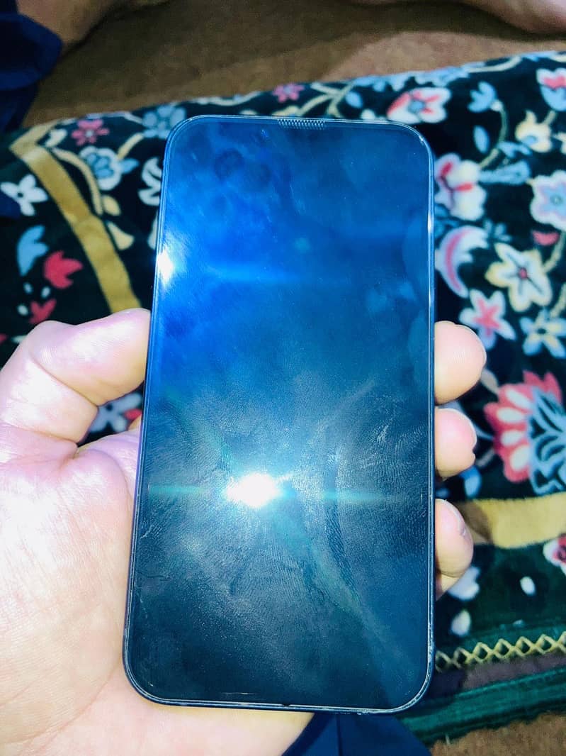 Apple iPhone 13 6