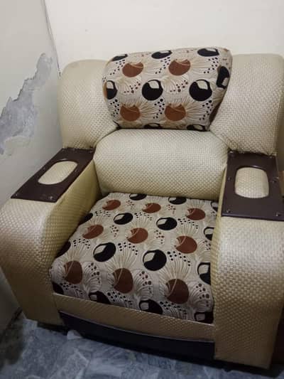 Sofa set for sale. Conact. 03095031806. watsap
