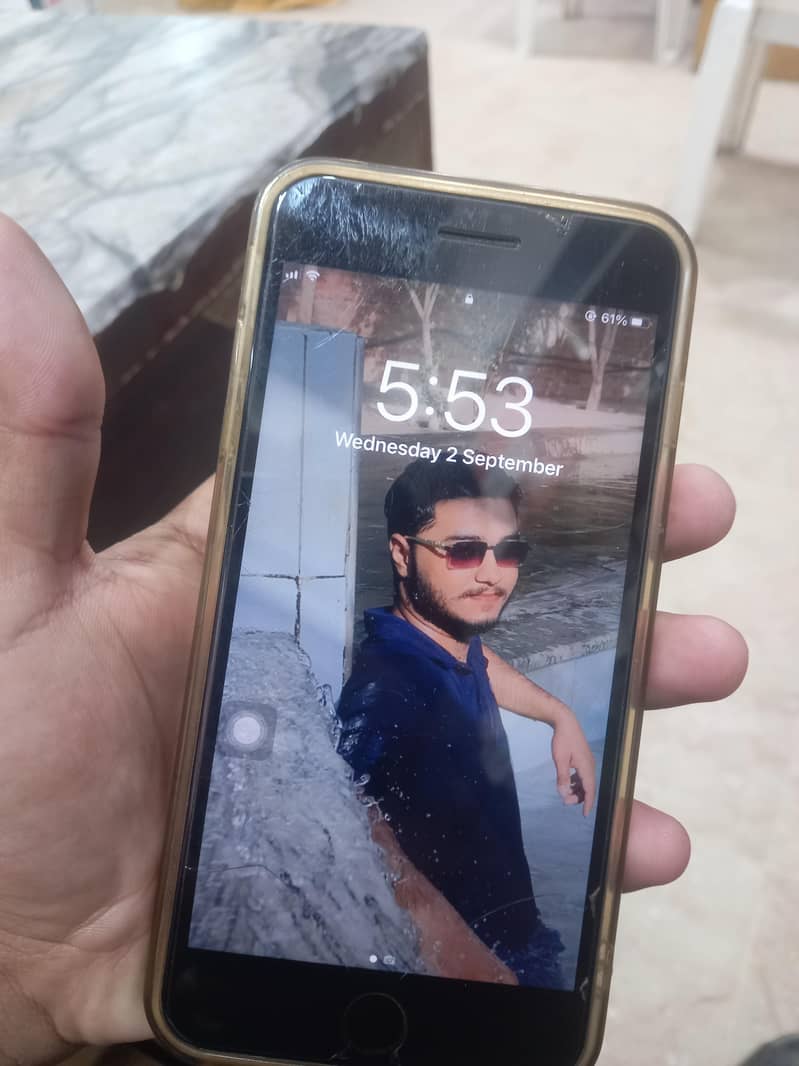 Apple iPhone 7 Plus 0