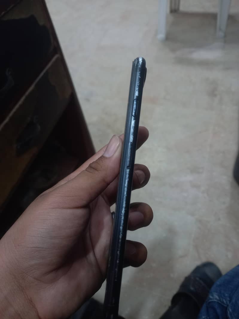 Apple iPhone 7 Plus 1