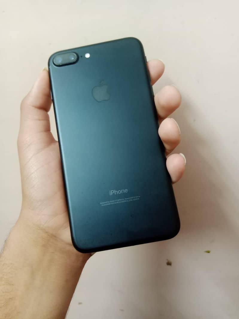 Apple iPhone 7 Plus 1