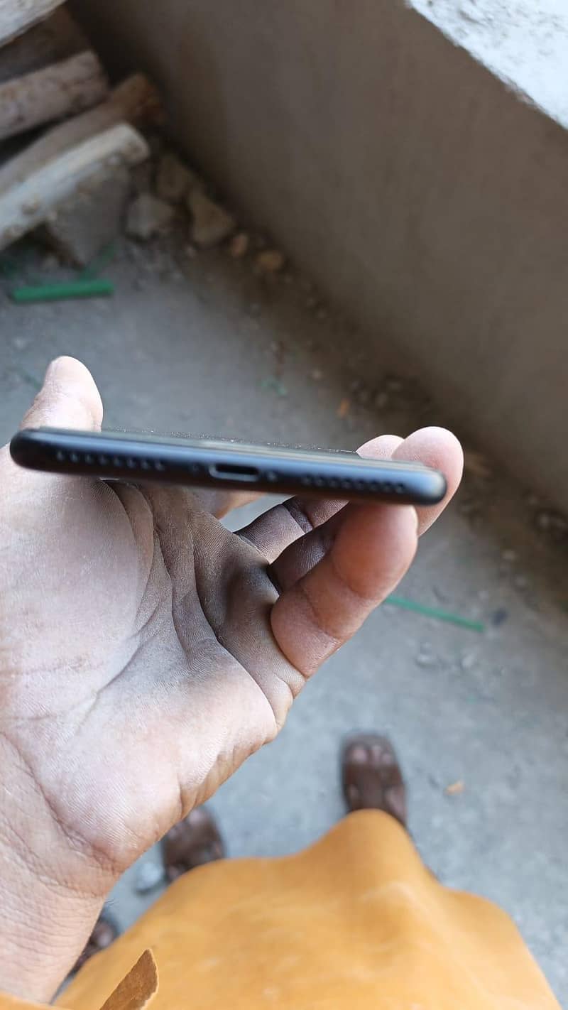 Apple iPhone 7 Plus 3