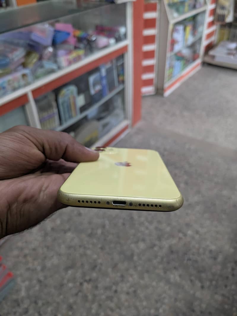 Apple iPhone 11 5