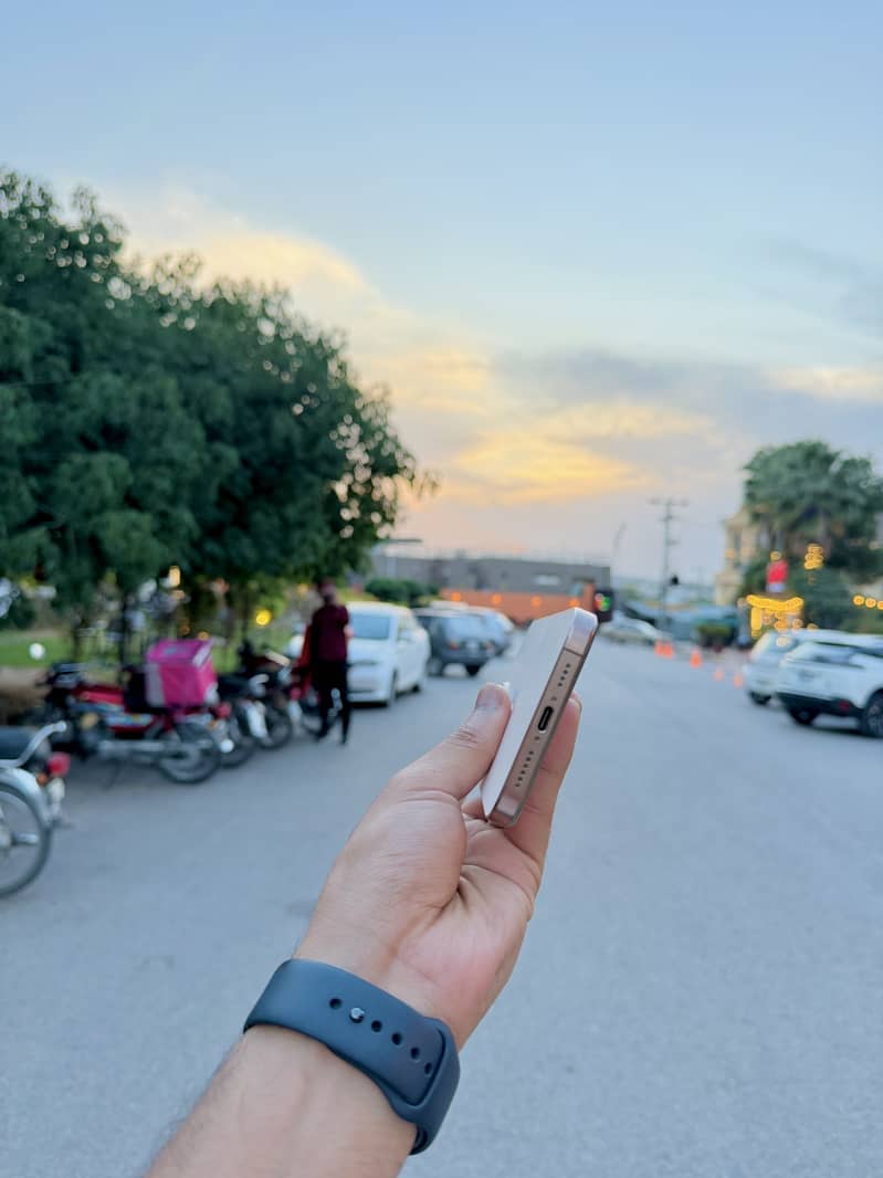 Iphone 16 pro max 0