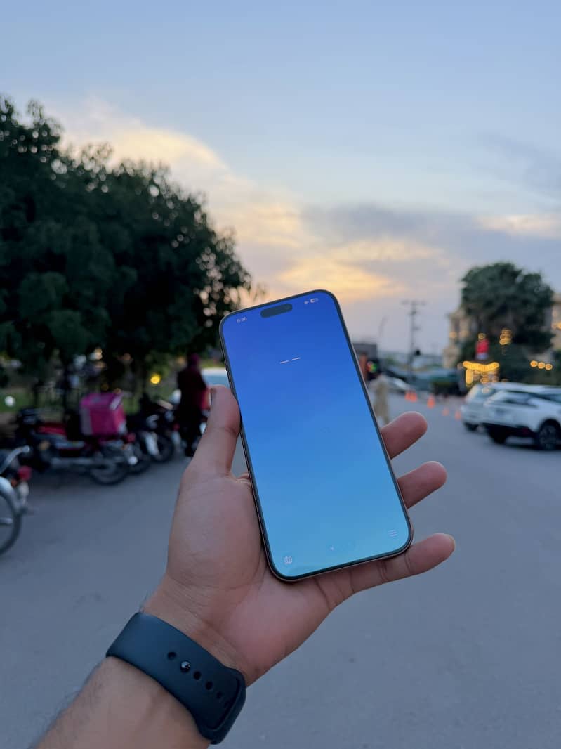 Iphone 16 pro max 5