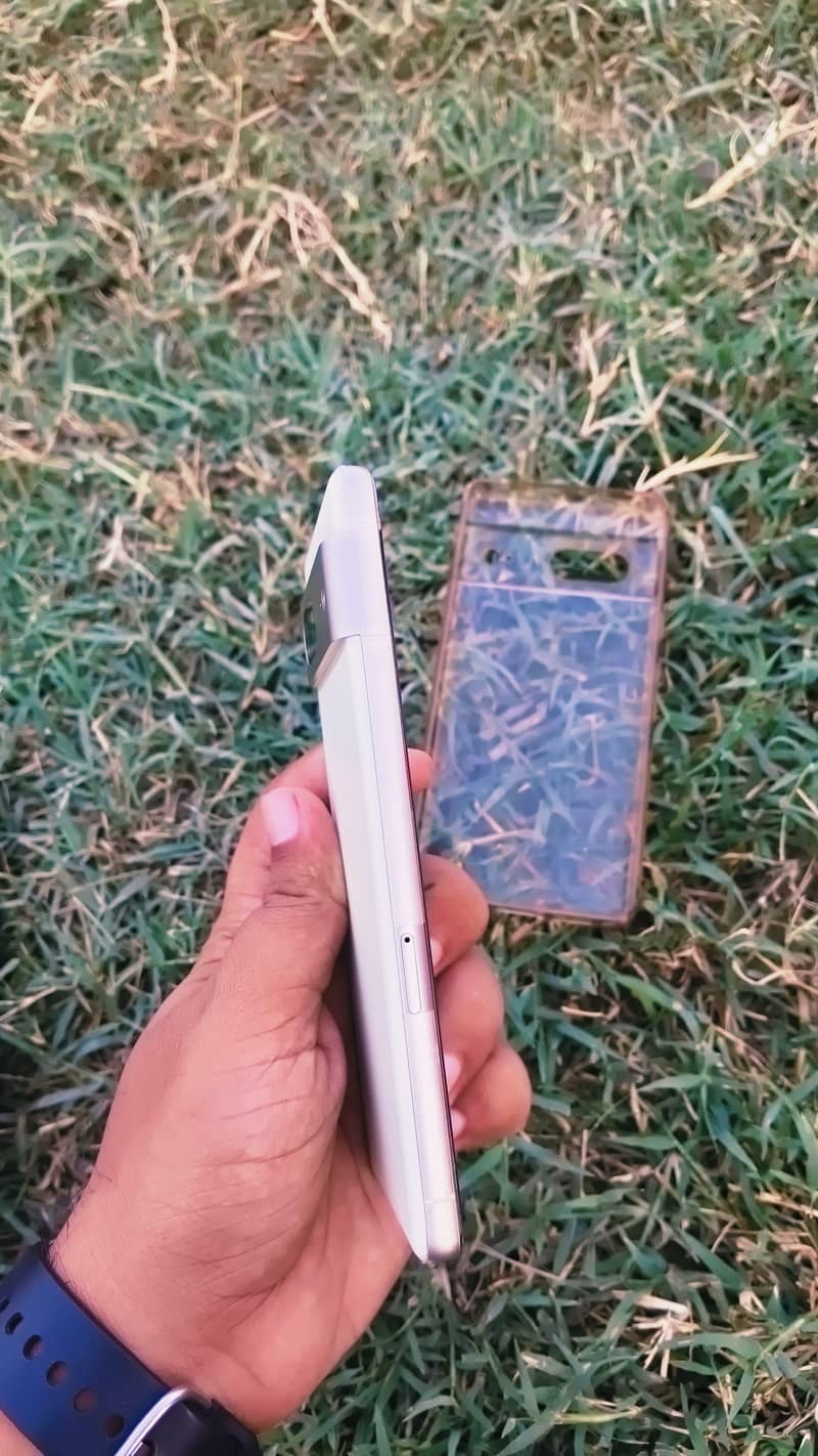 Google Pixel 7 4