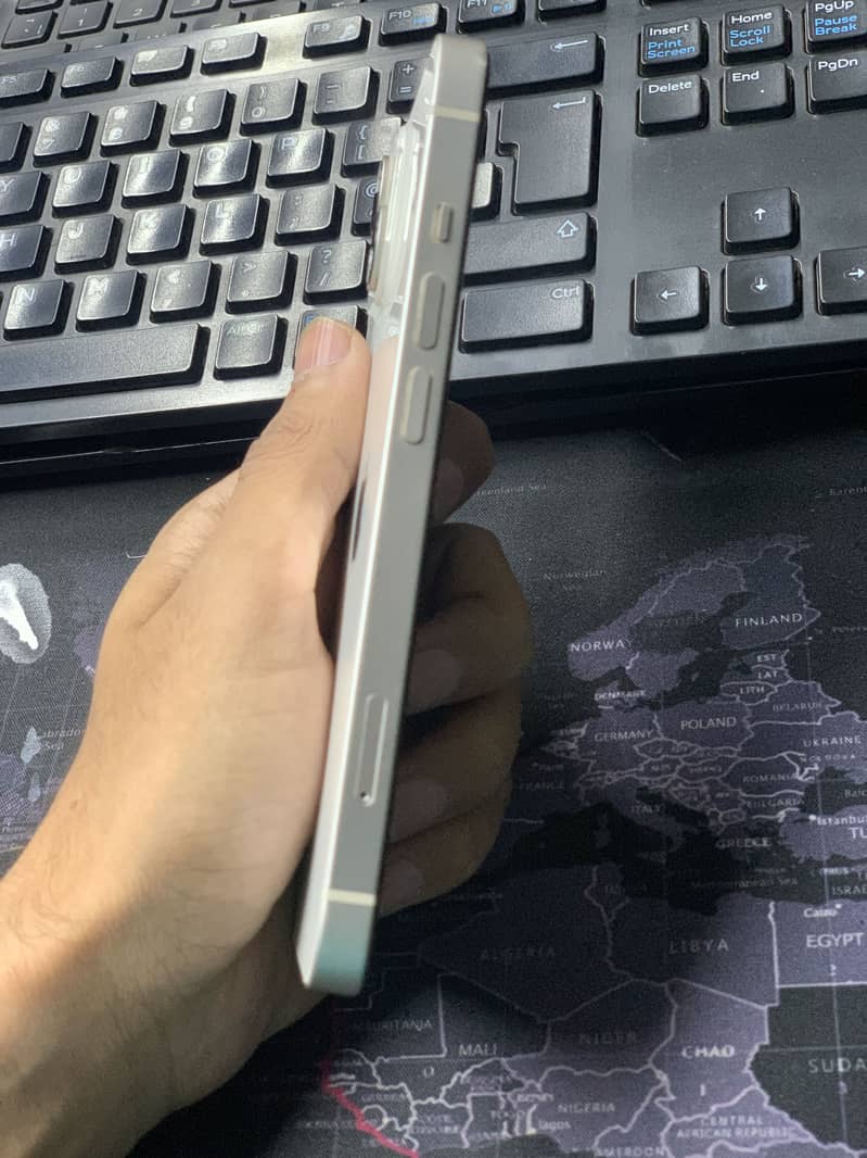 Apple iPhone 14 2