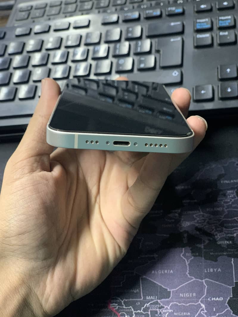 Apple iPhone 14 3