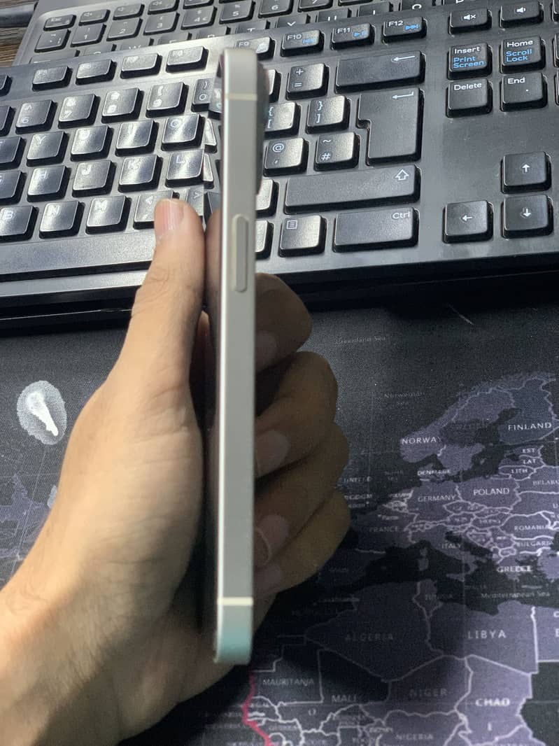 Apple iPhone 14 5