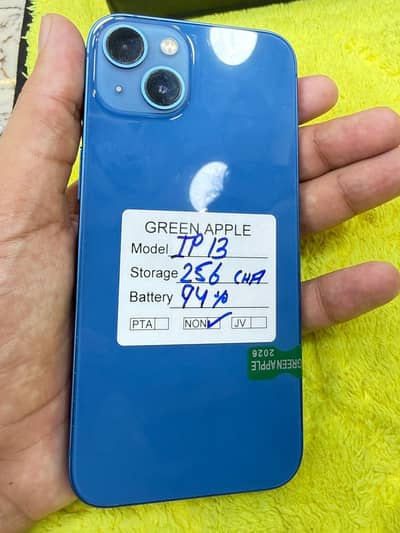 Apple iPhone 13