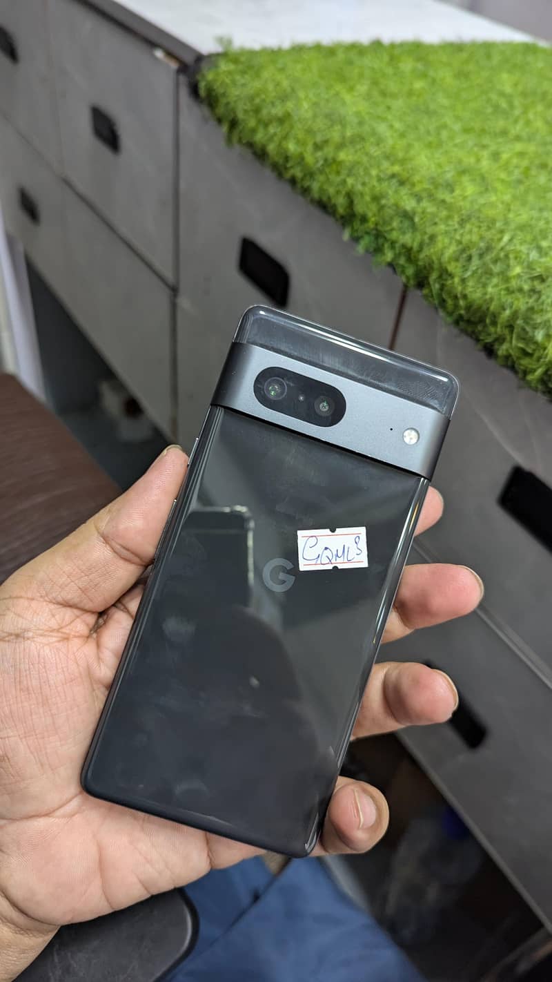 Google Pixel 7 4
