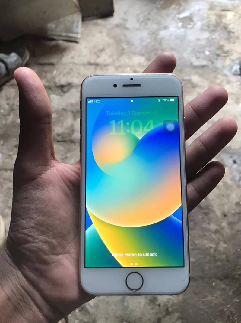 Apple iPhone 8 0