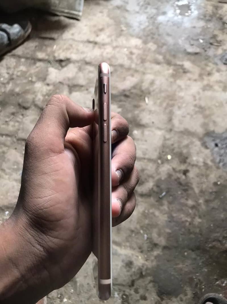 Apple iPhone 8 4
