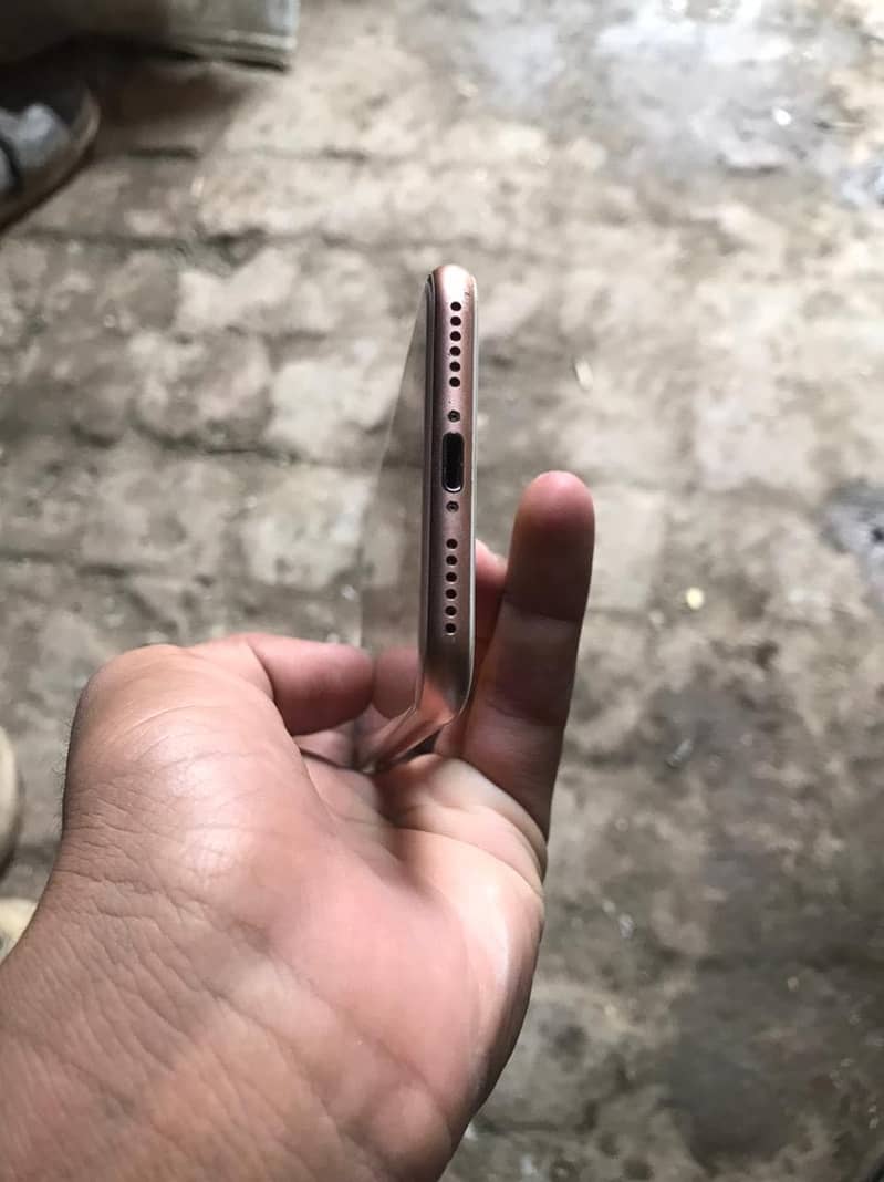 Apple iPhone 8 5