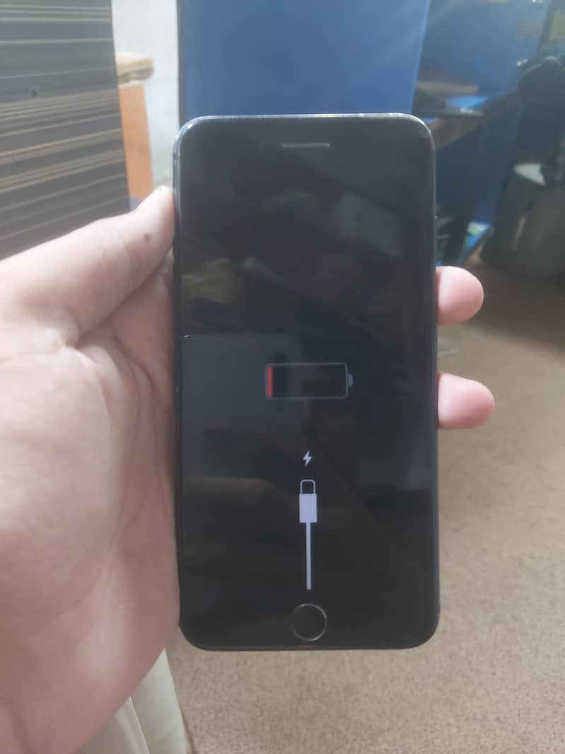 Apple iPhone 7 Plus 1
