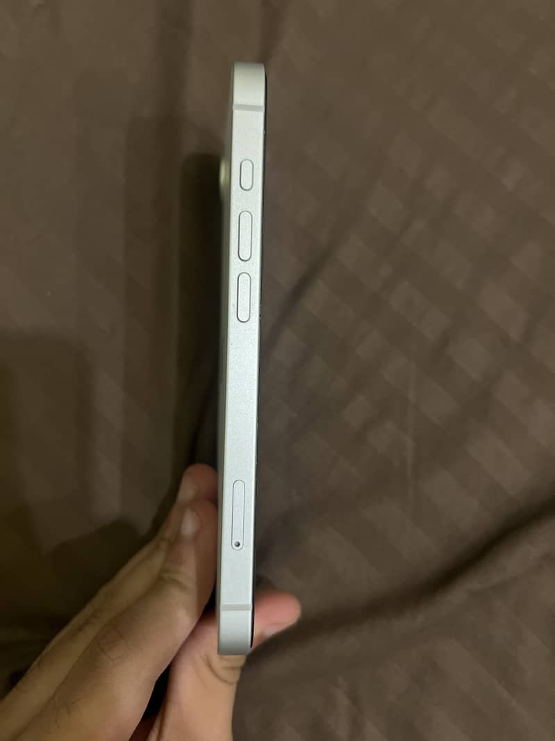 Apple iPhone 17e 2