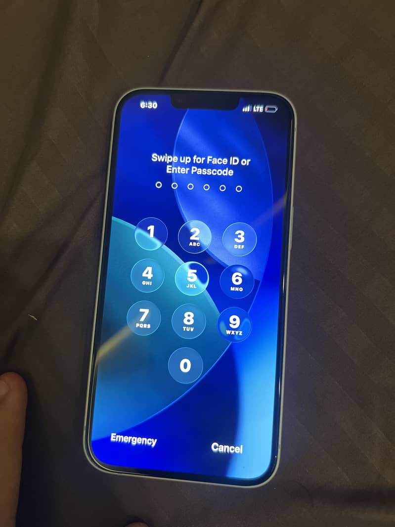 Apple iPhone 17e 7