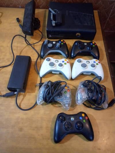 Xbox 360 Full Set ++ Controllers + Kinect + Adapter + Wires