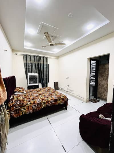 3.5 Marla First Floor Available For Rent